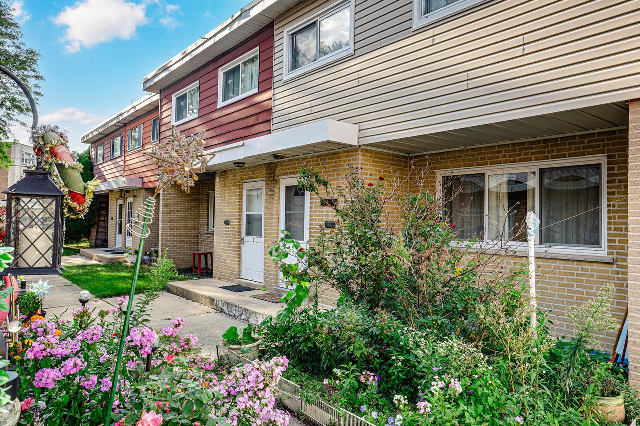 9123 Lamon Ave. #D, Skokie, IL 60077