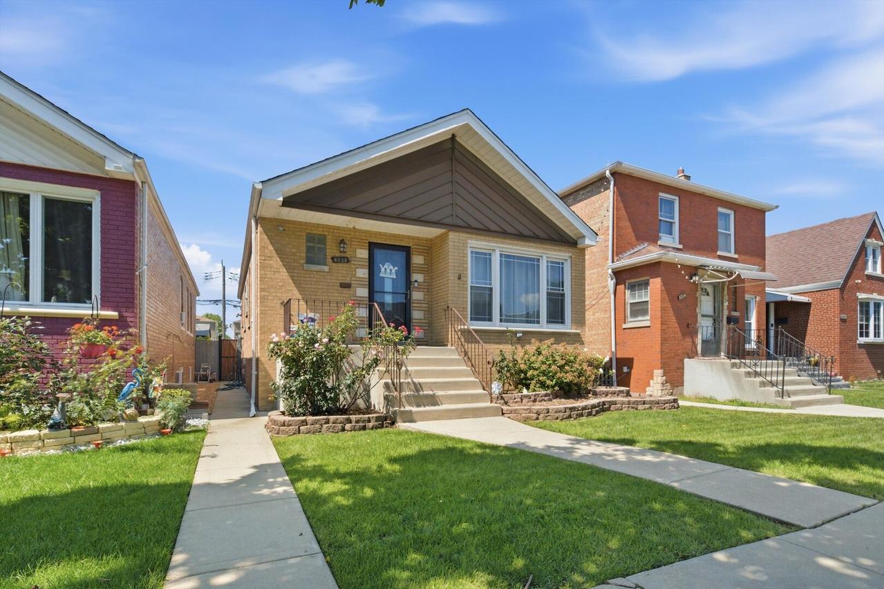 6038 S Komensky Ave., Chicago, IL 60629