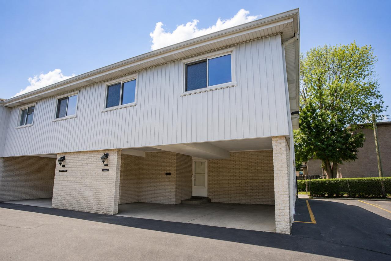 2846 W Touhy Ave. #H, Chicago, IL 60645