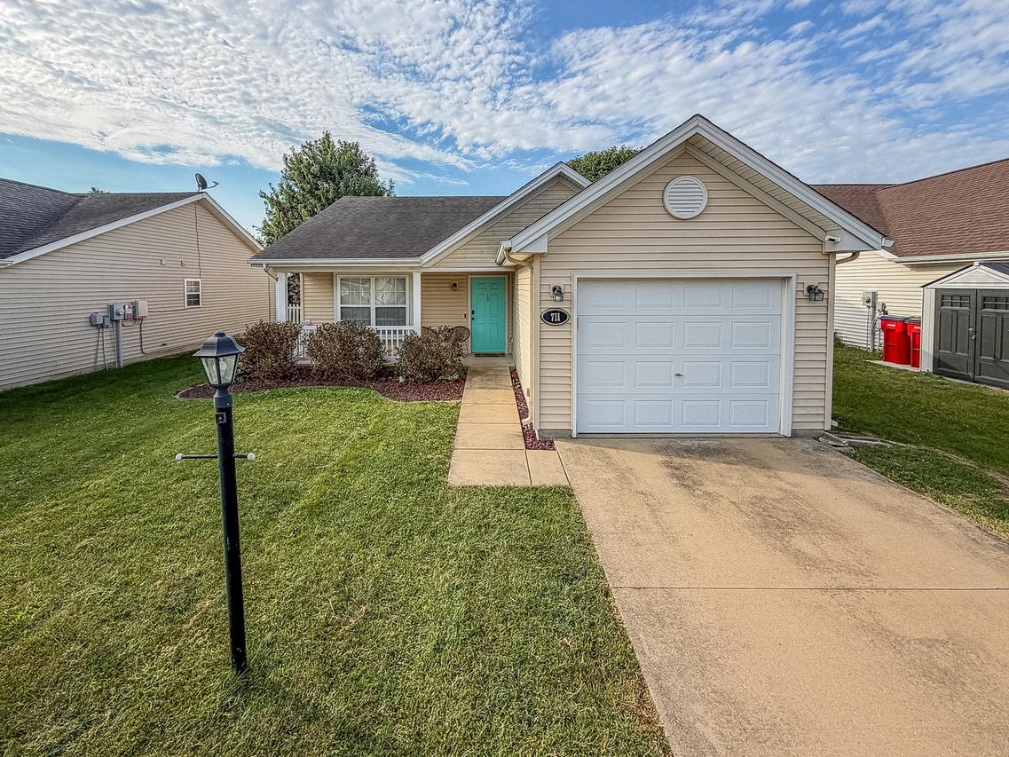 711 Newton Dr., Champaign, IL 61822