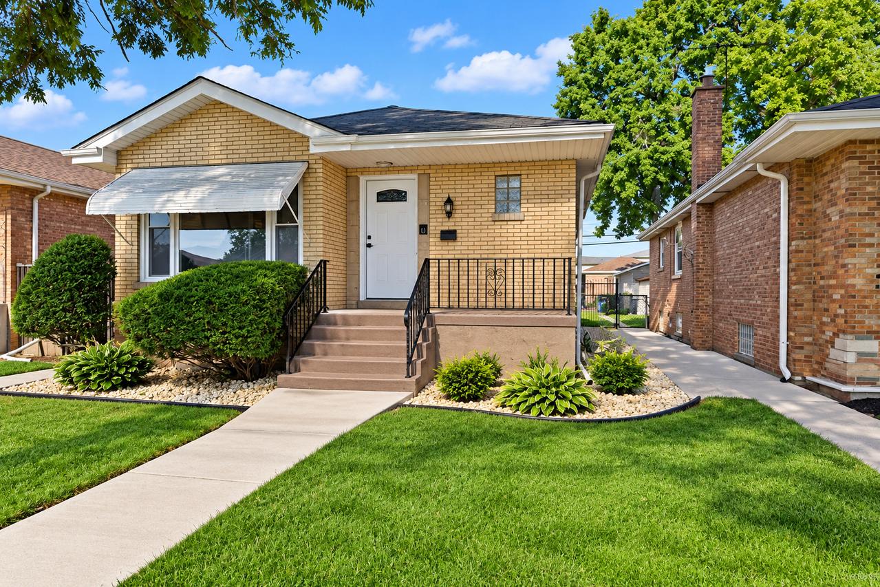 12334 S Loomis St., Calumet Park, IL 60827