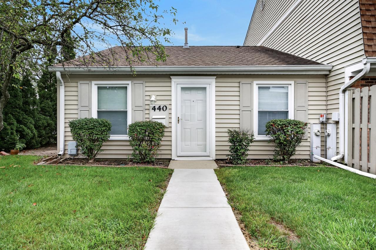 440 Lear Ct., Schaumburg, IL 60194