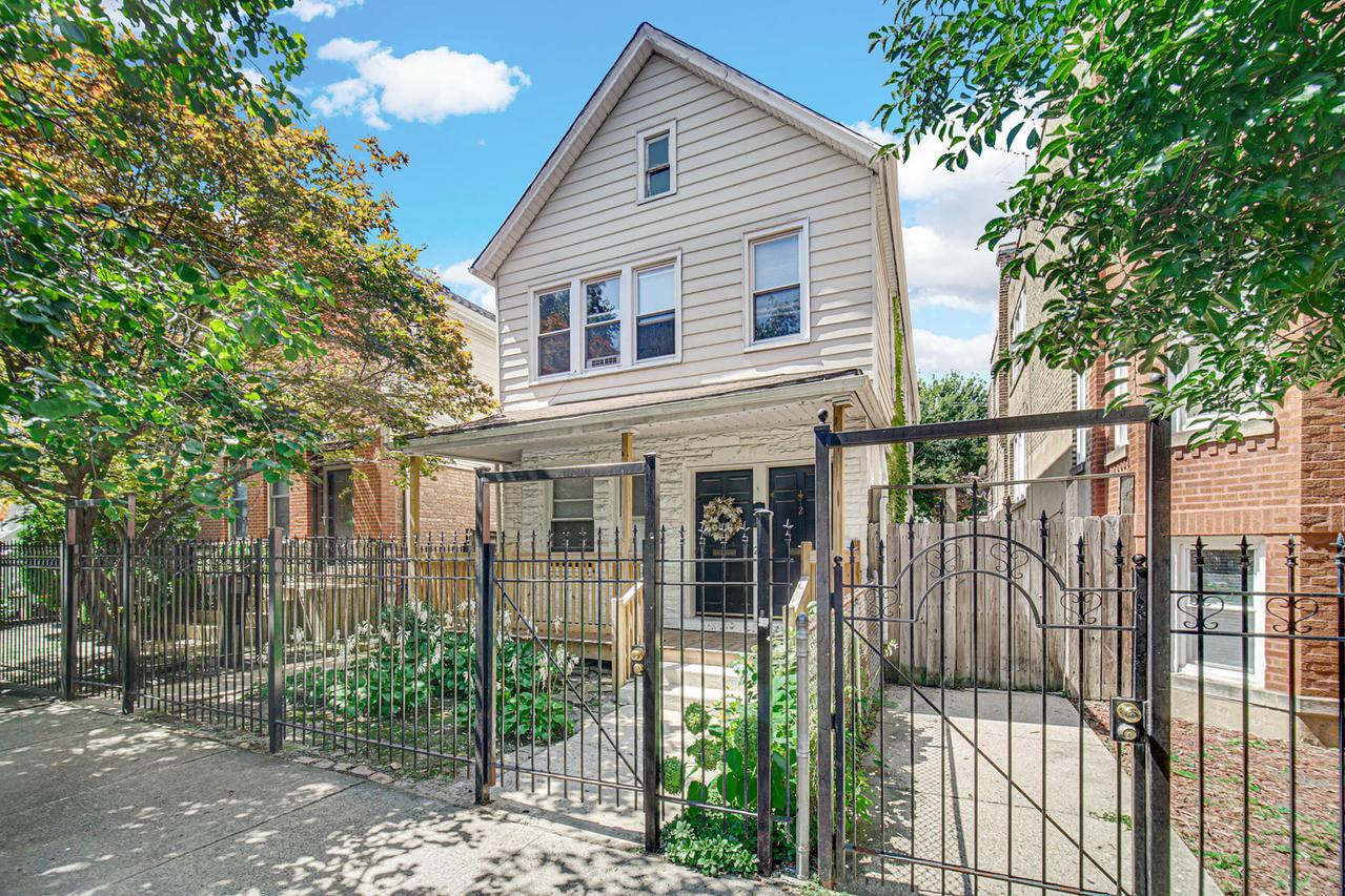 2432 N Campbell Ave., Chicago, IL 60647