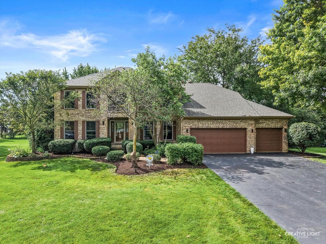 23741 W Deer Chase Ln., Naperville, IL 60564