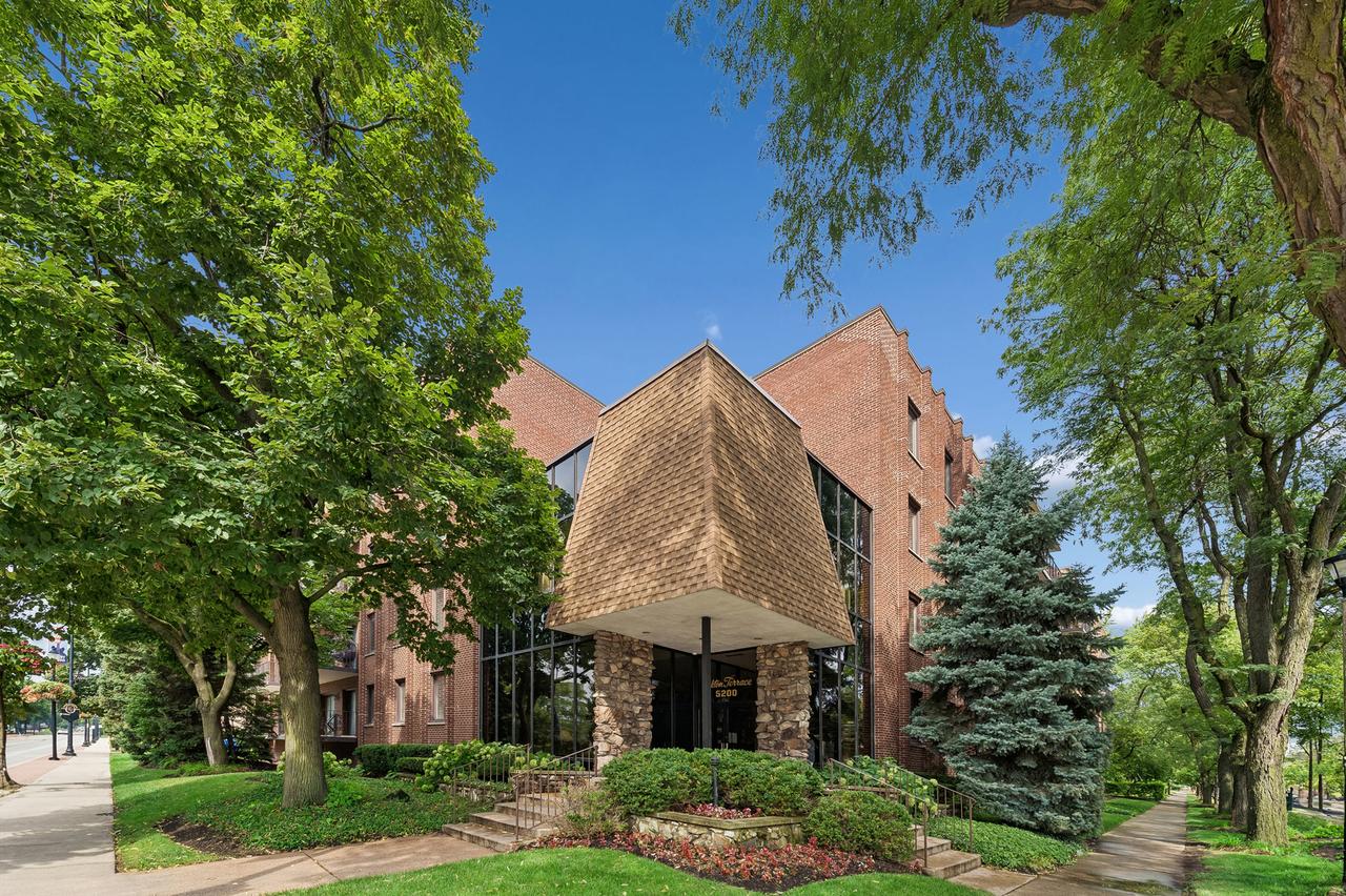 5200 Oakton St. #408, Skokie, IL 60077