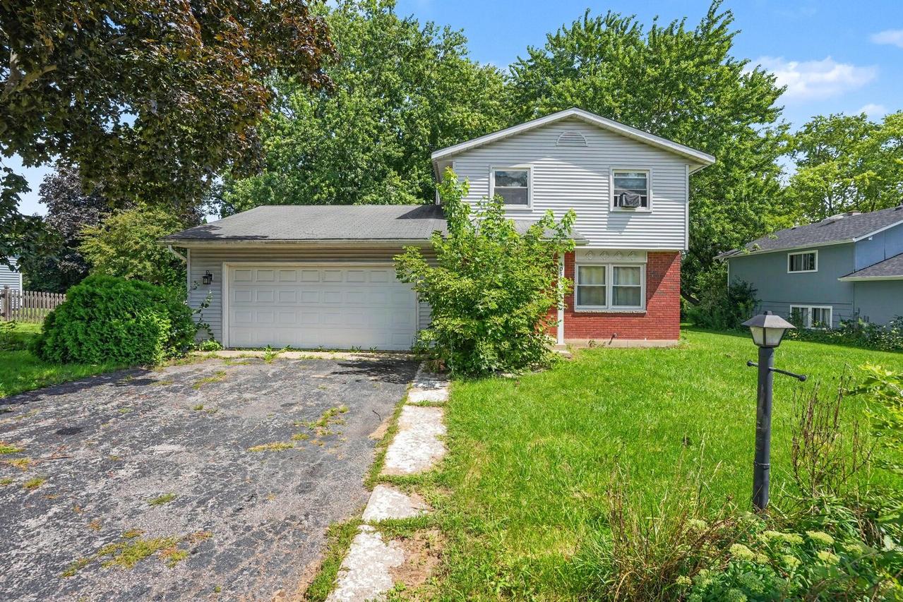 1055 Belle Plaine Ave., Gurnee, IL 60031