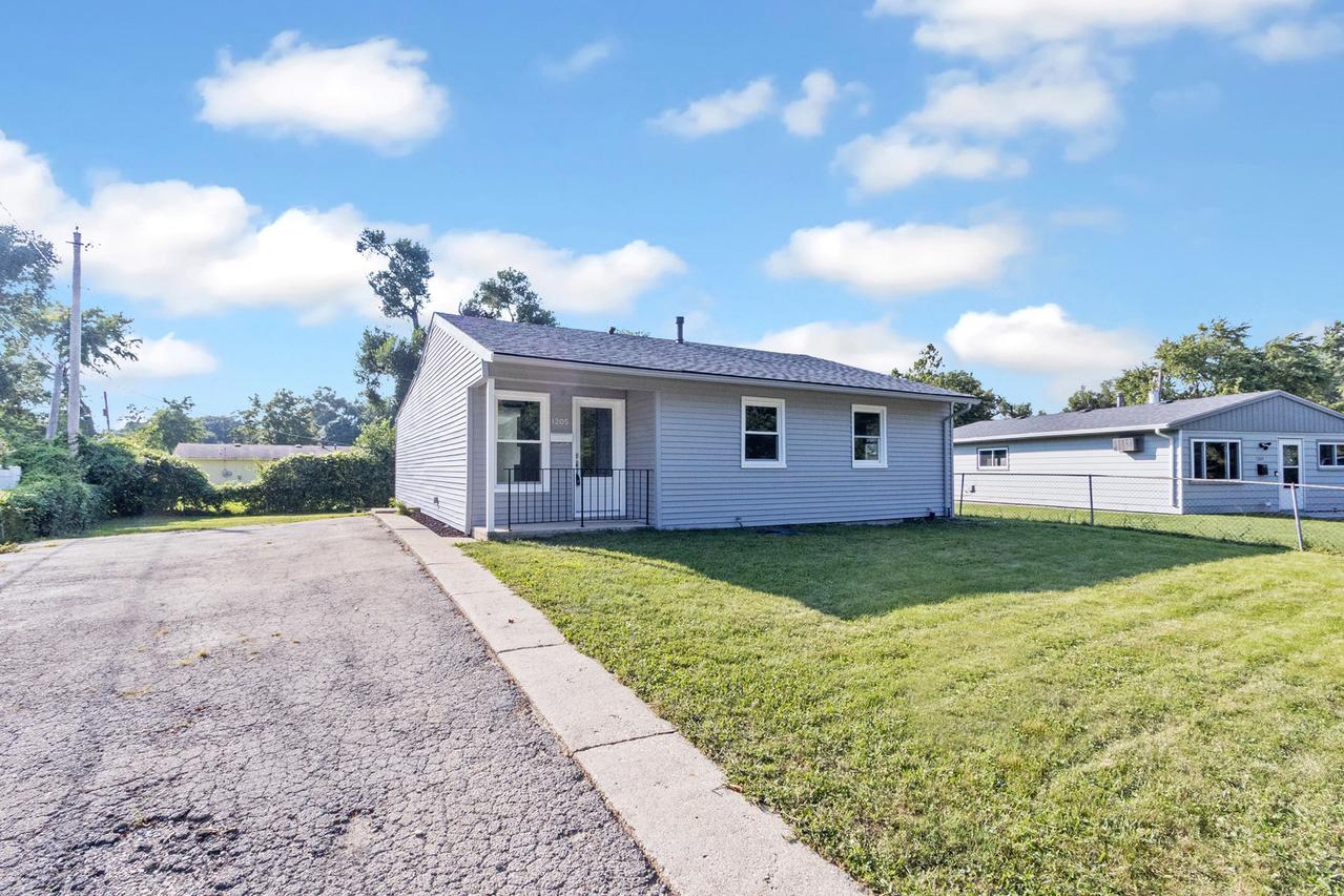1205 Gage Ct., Joliet, IL 60432