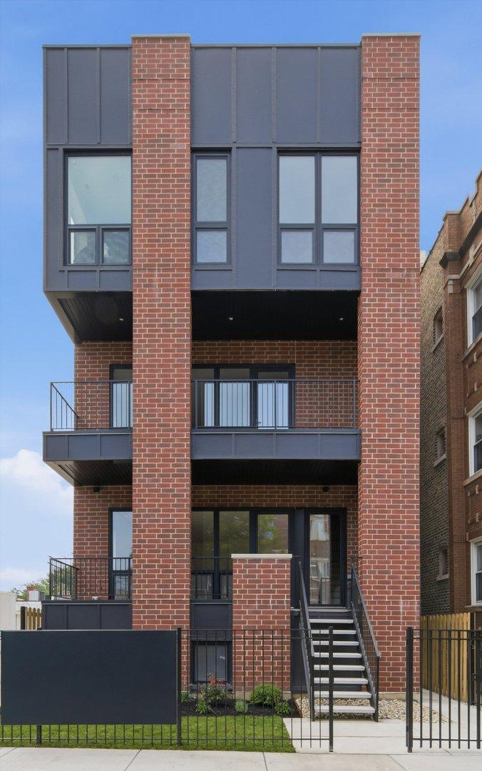 6414 N Francisco Ave. #202, Chicago, IL 60645