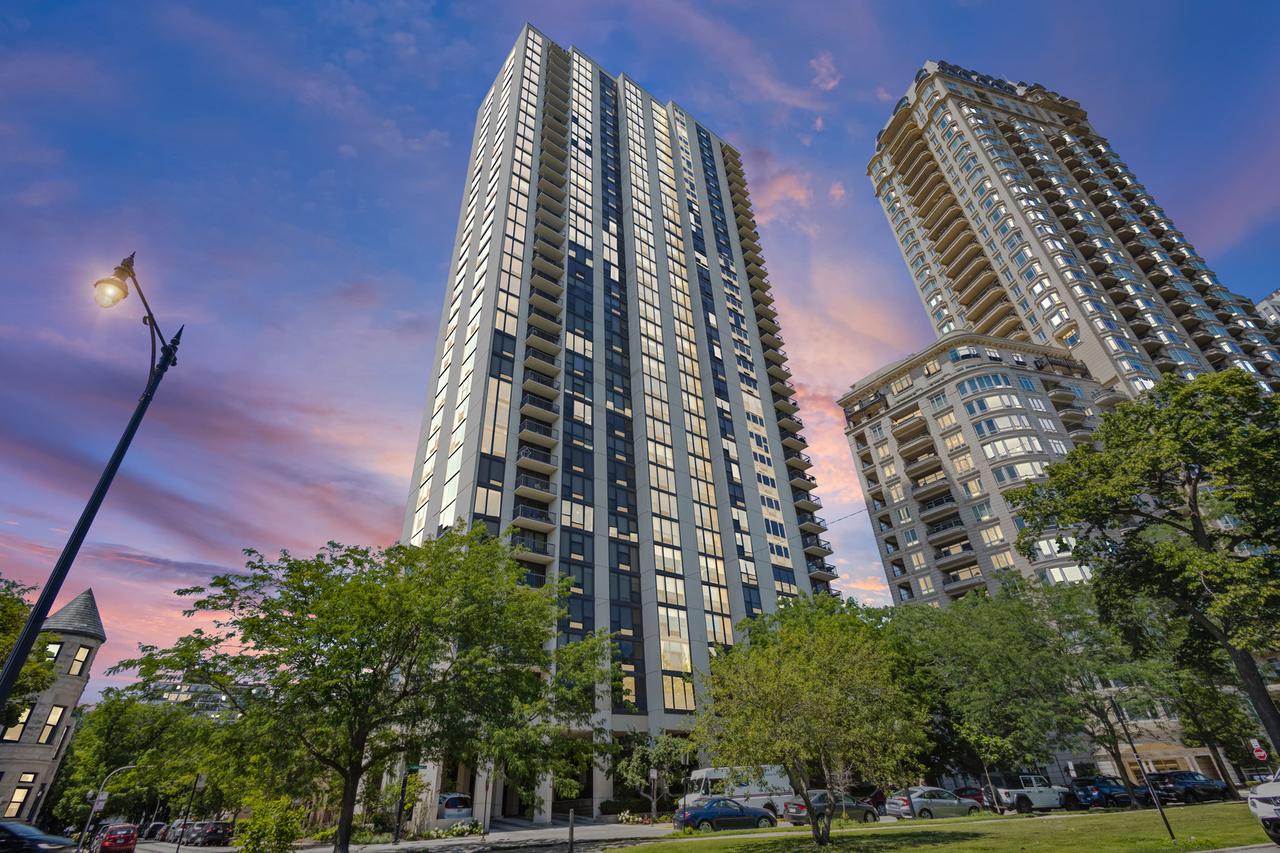 2500 N Lakeview Ave. #3101, Chicago, IL 60614