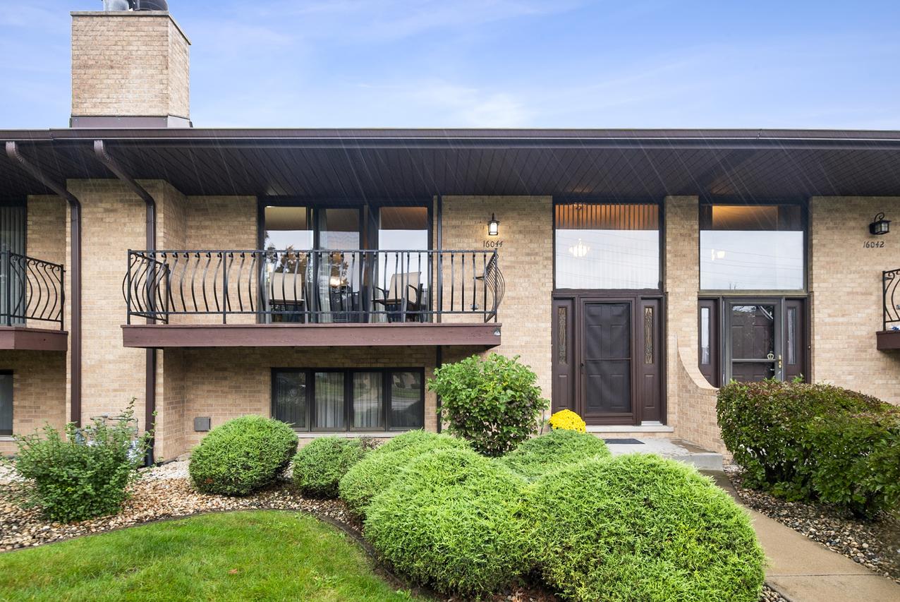 16044 Eagle Ridge Dr., Tinley Park, IL 60477