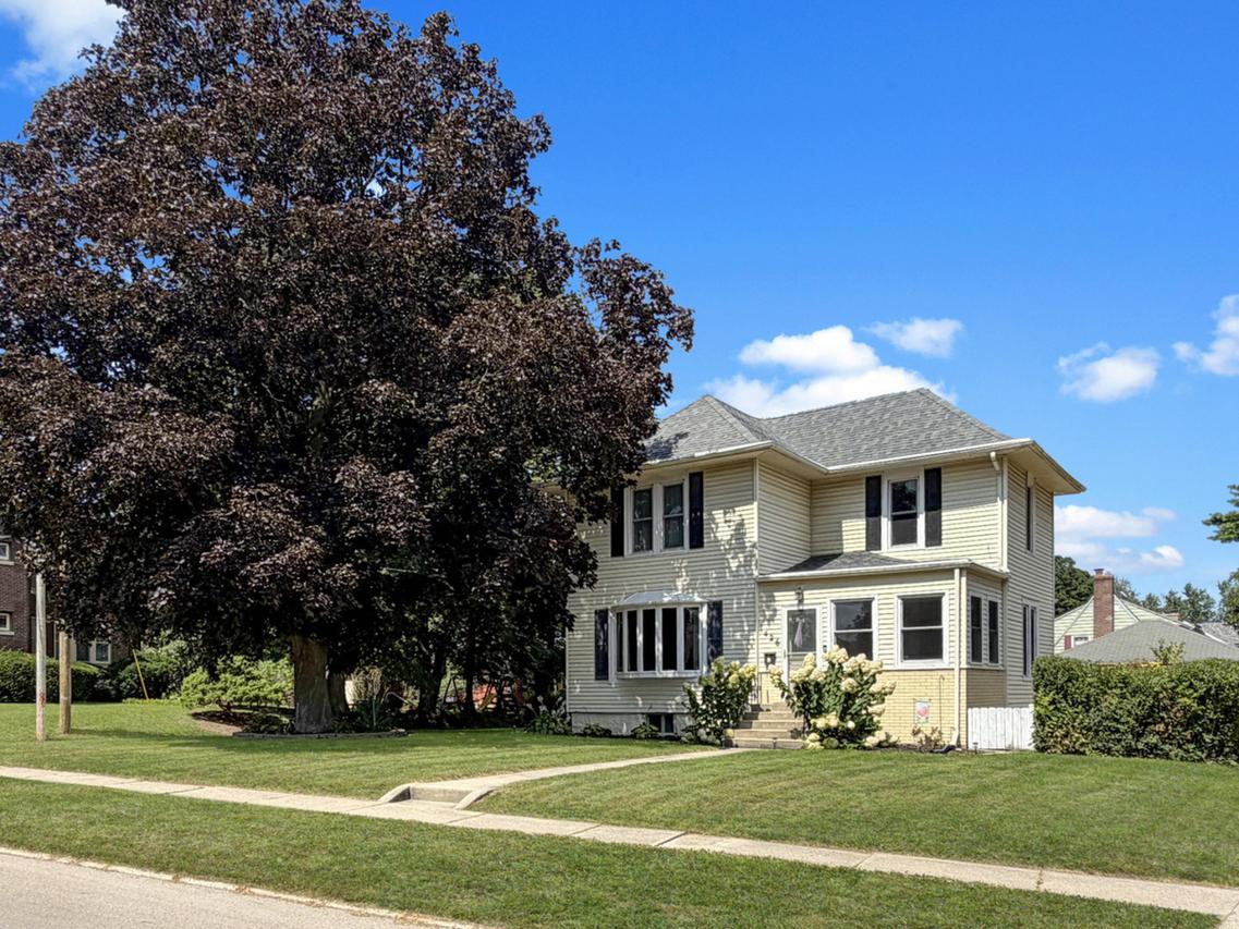 1426 W Lincoln Blvd., Freeport, IL 61032
