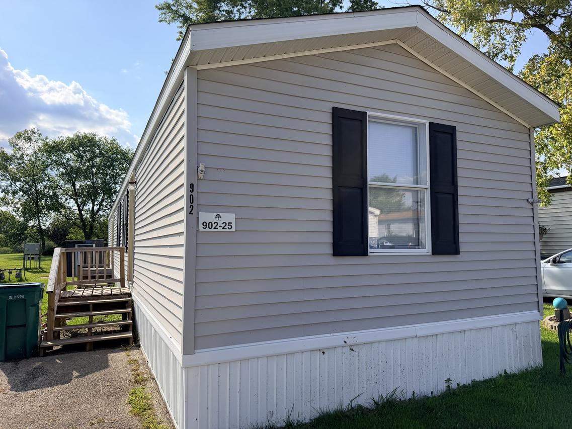 902 Bell Aire St. #25, Marseilles, IL 61341