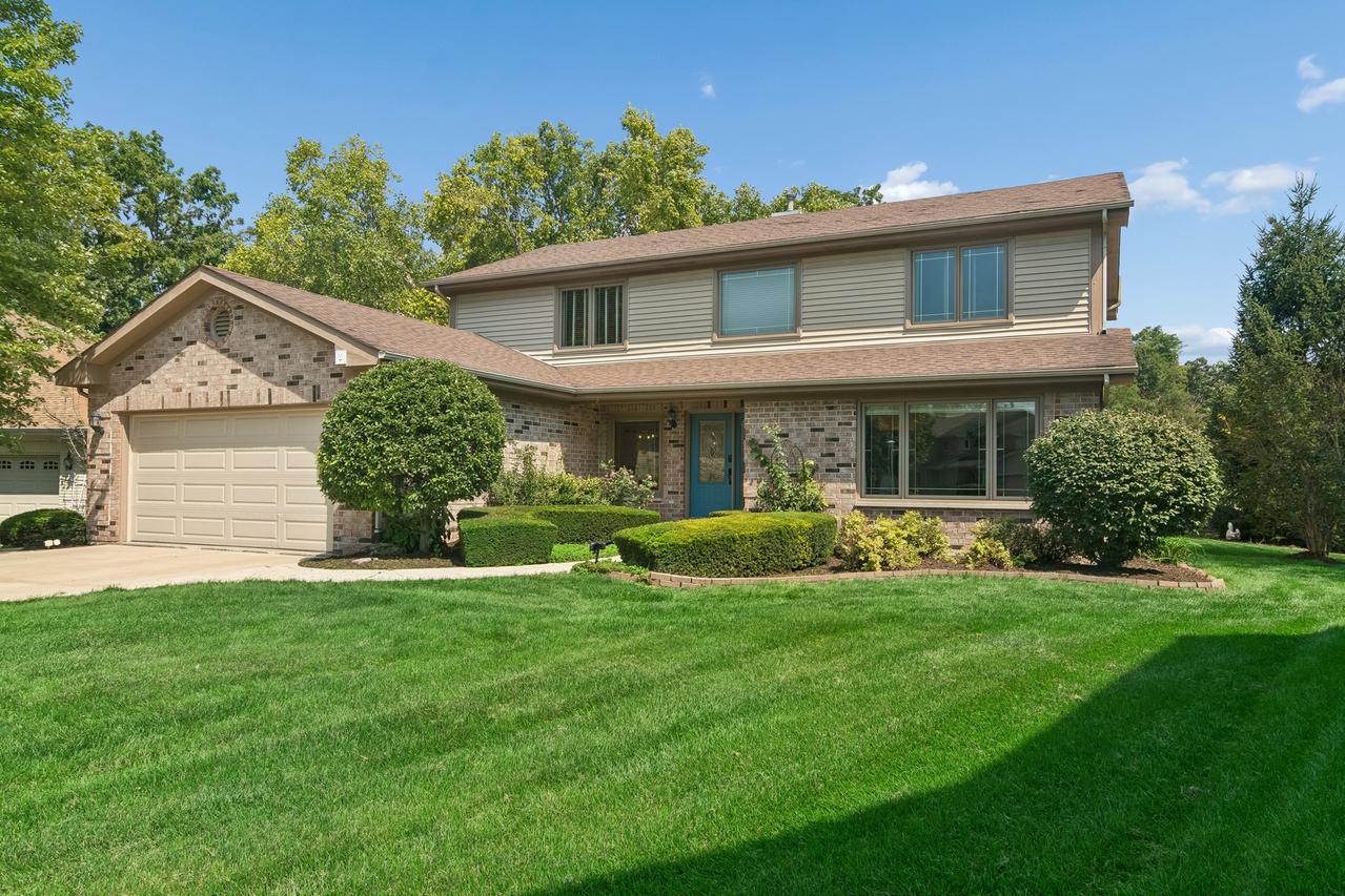 824 Kent Cir., Bartlett, IL 60103