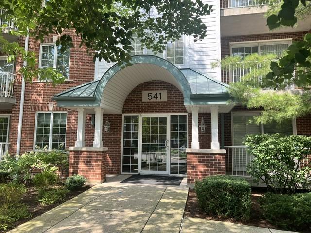 541 N Hough St. #305, Barrington, IL 60010