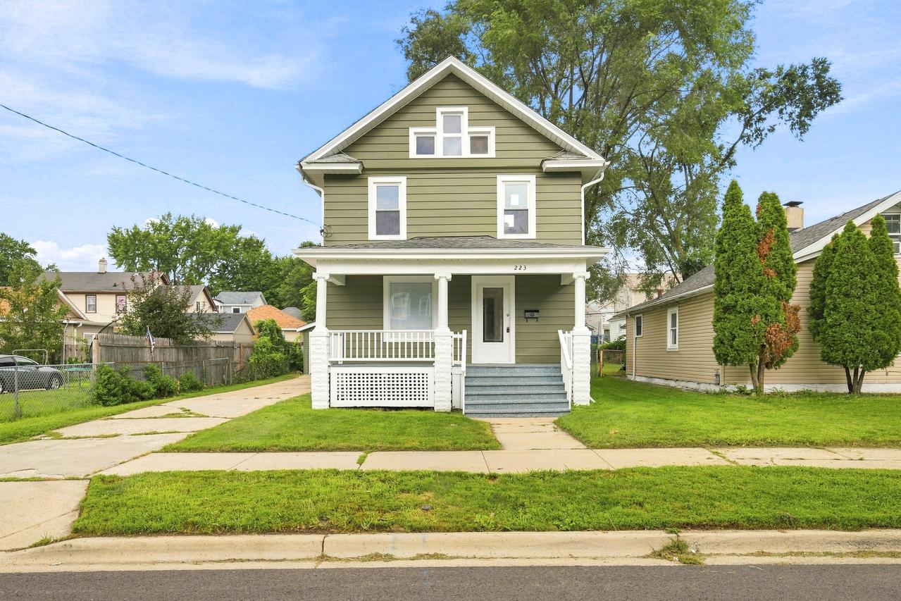 223 Bevier Pl., Aurora, IL 60505