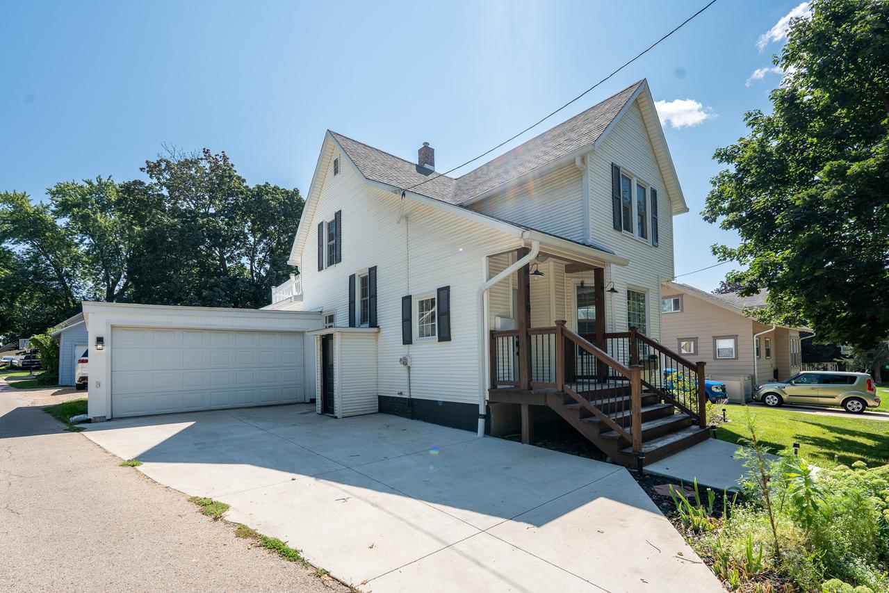 419 S Saxby Ave., Freeport, IL 61032