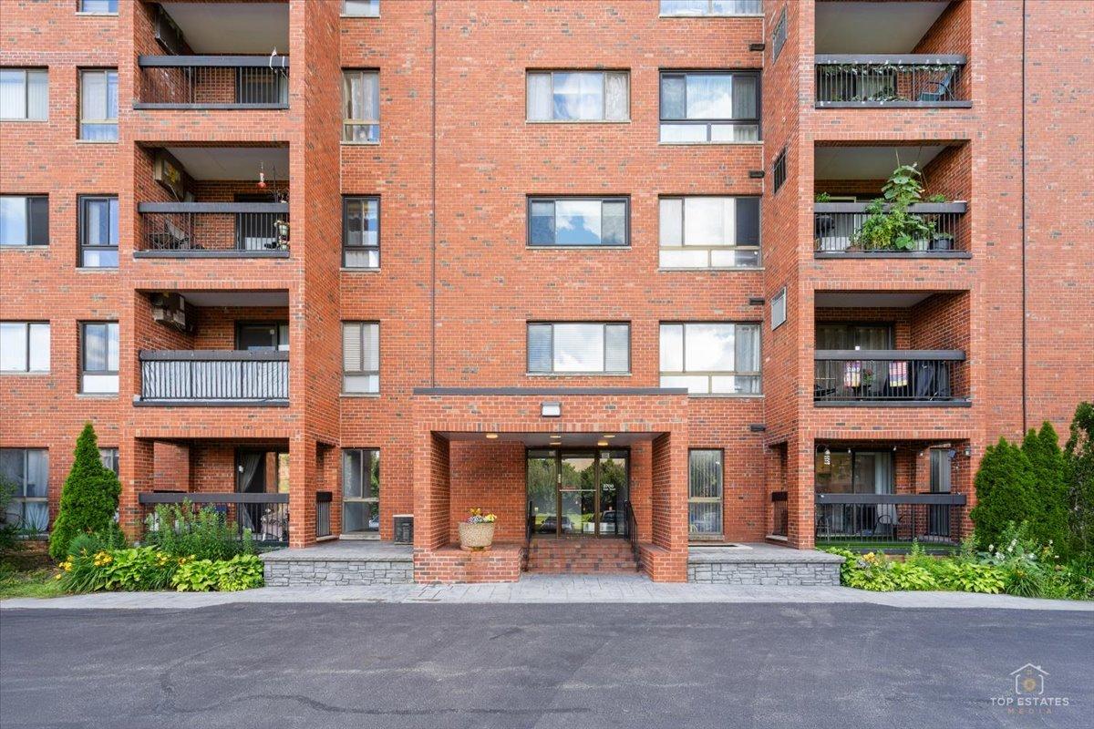 3700 Capri Ct. #104, Glenview, IL 60025