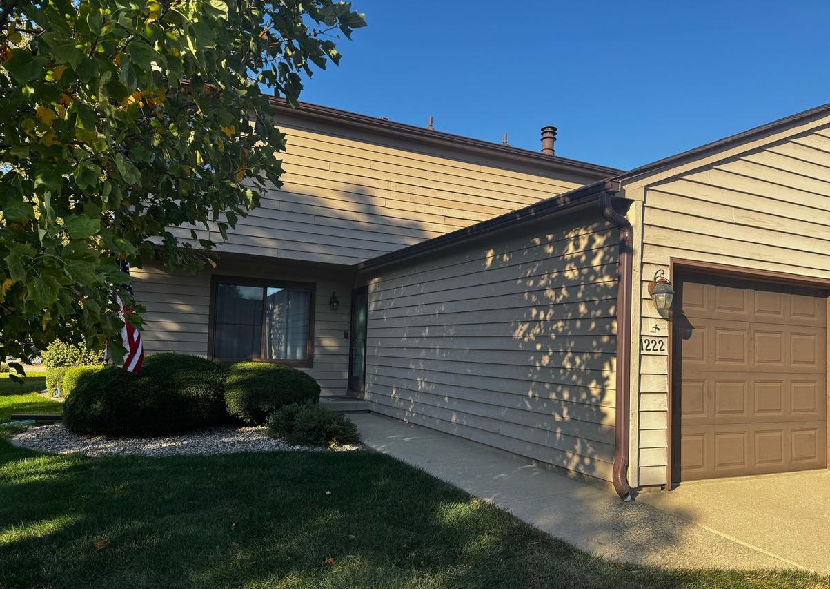 1222 Lancaster Dr., Champaign, IL 61821