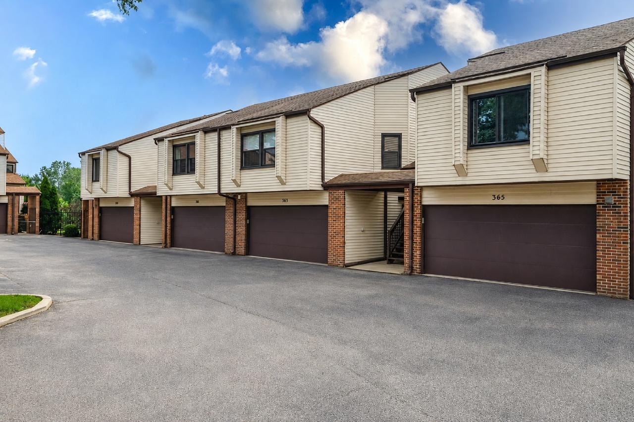 363 Juniper Tree Ct., Hoffman Estates, IL 60169