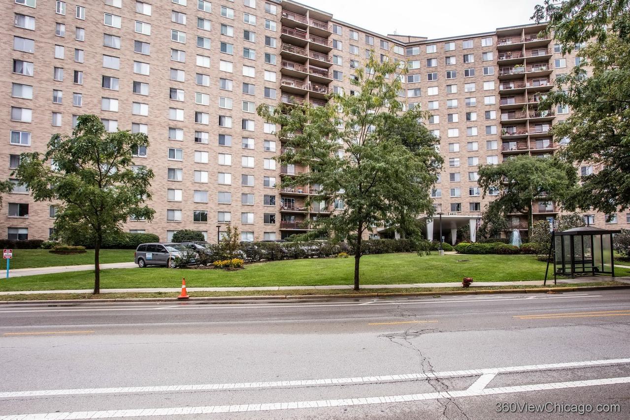 6833 N Kedzie Ave. #801, Chicago, IL 60645