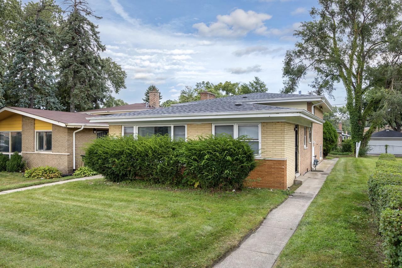 14505 Ingleside Ave., Dolton, IL 60419