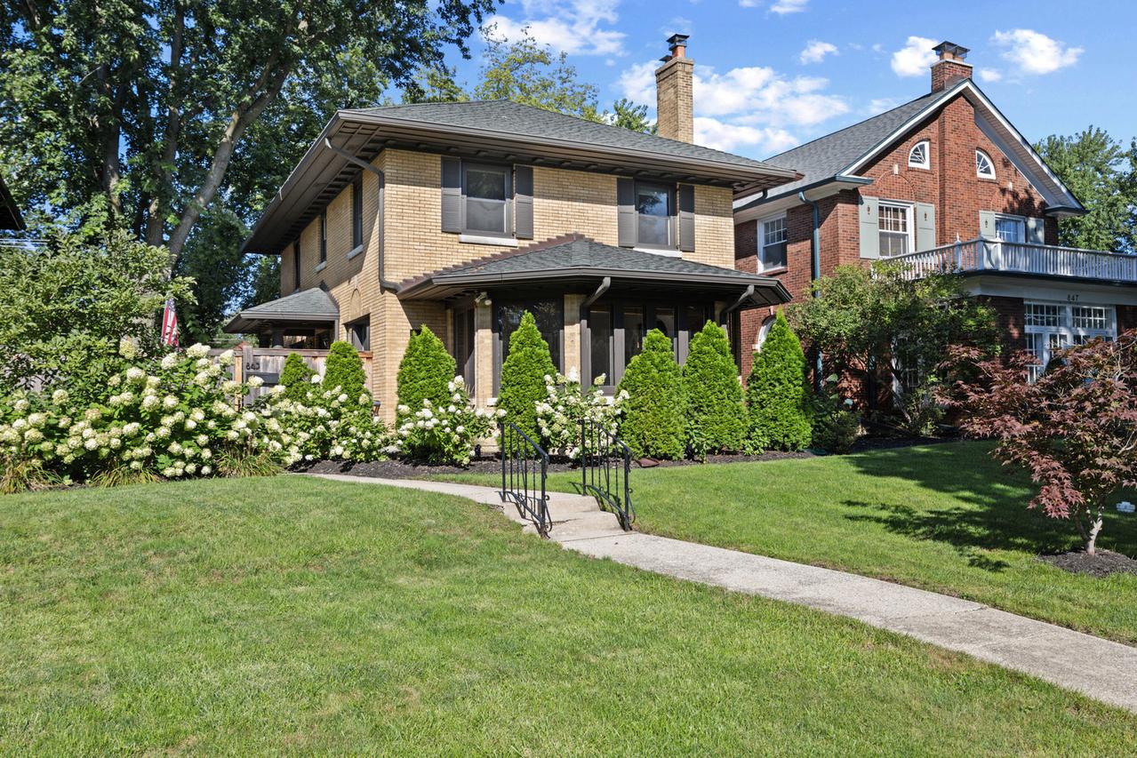843 N Oak Park Ave., Oak Park, IL 60302