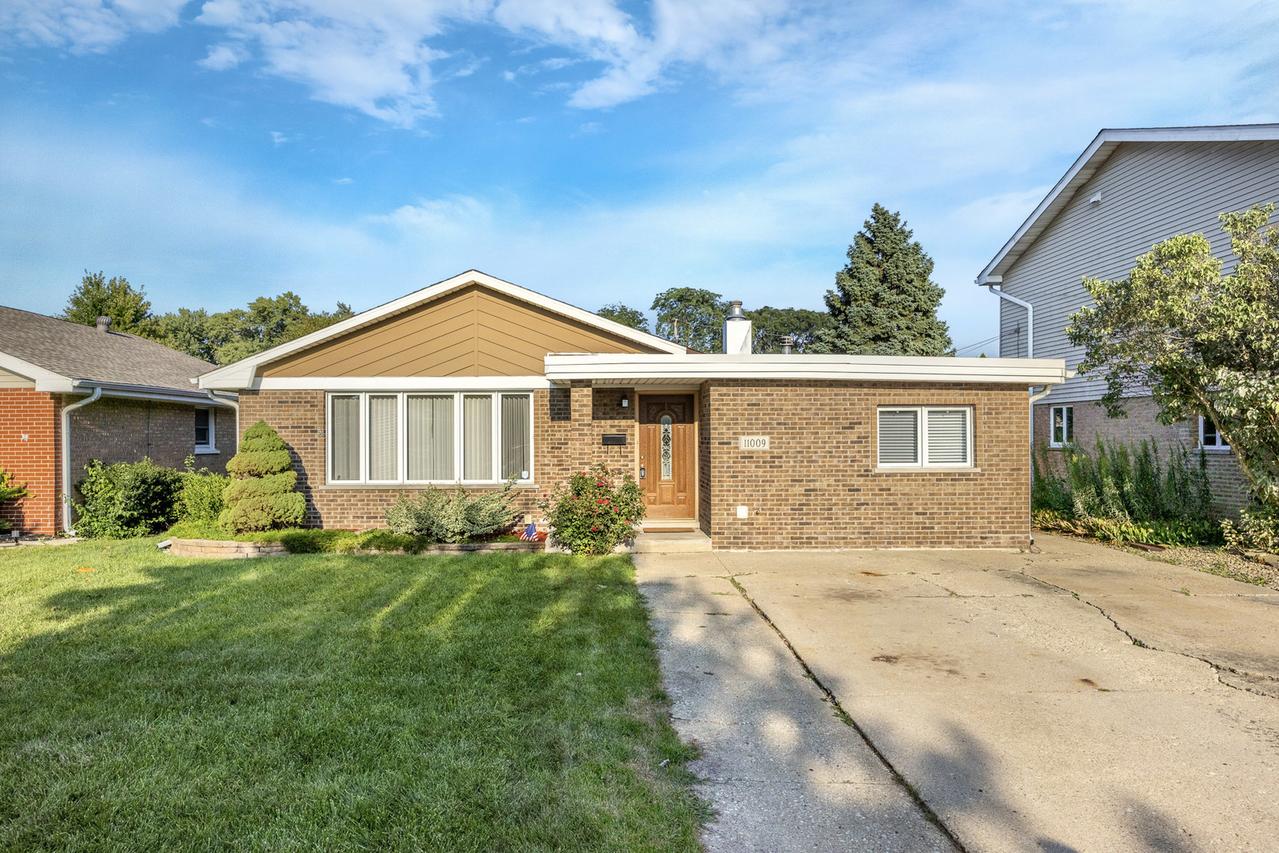 11009 S Mansfield Ave., Chicago Ridge, IL 60415