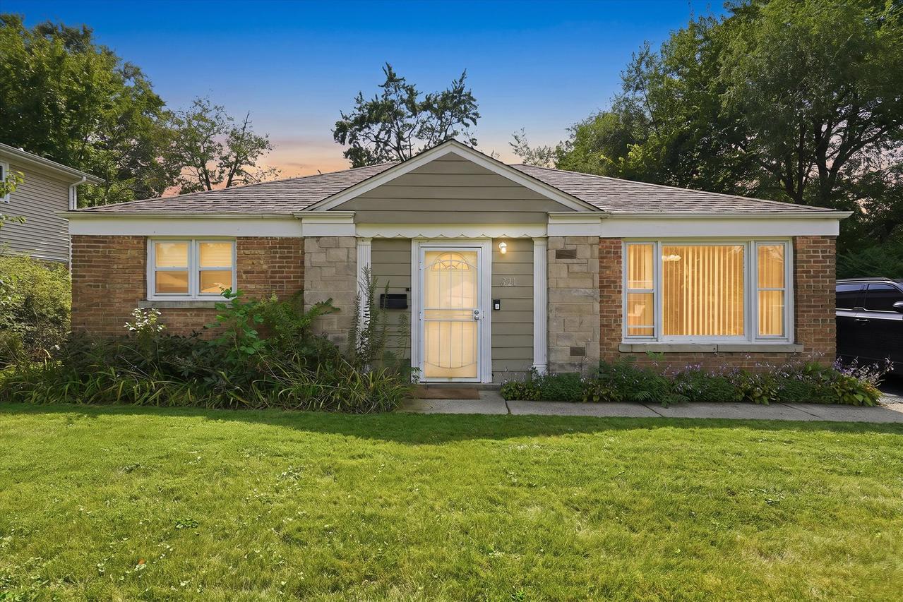 321 Minocqua St., Park Forest, IL 60466