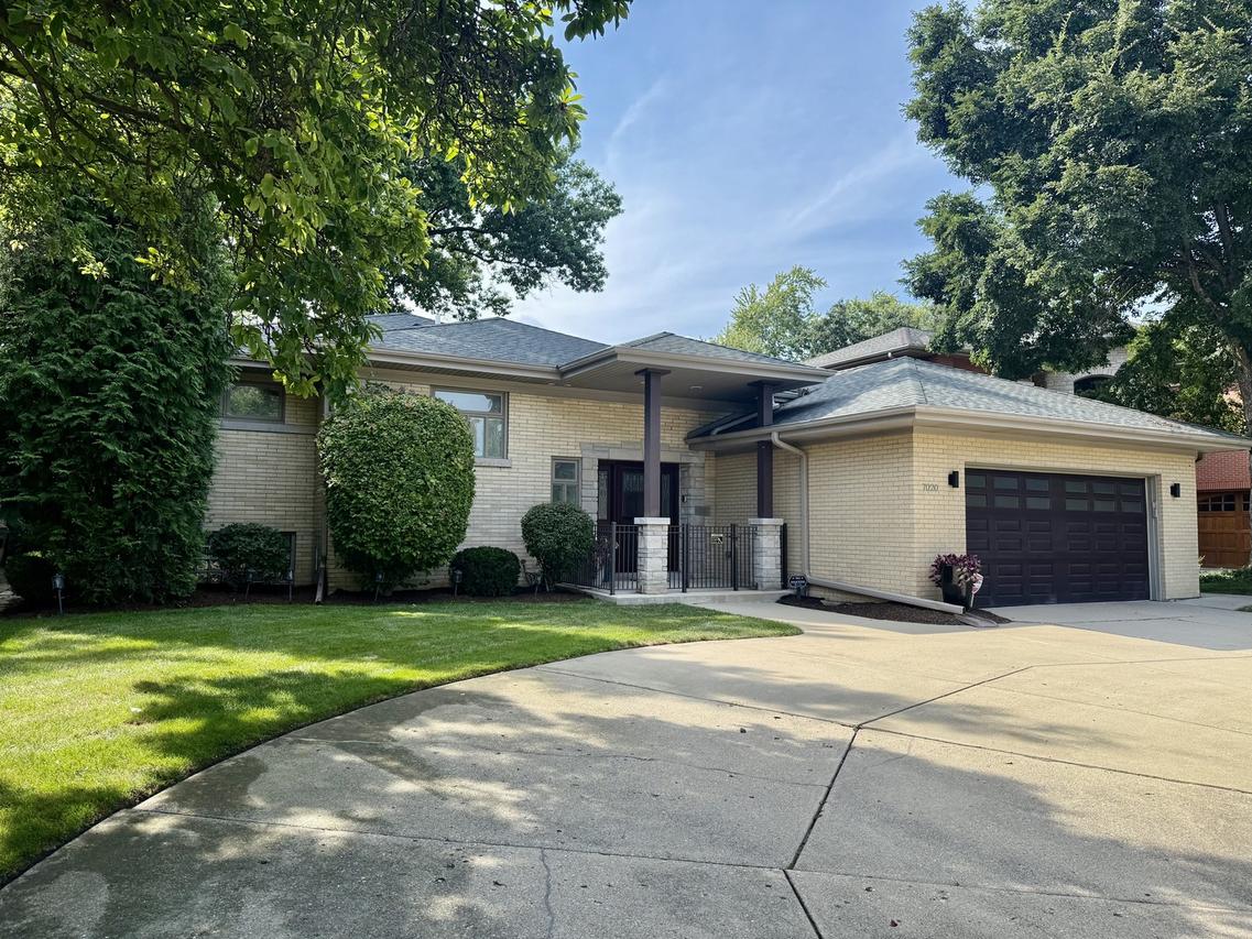 7020 Keystone Ave., Lincolnwood, IL 60712