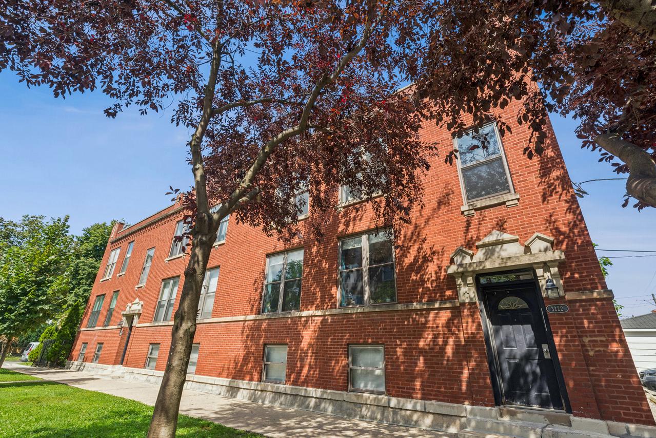 3222 W Sunnyside Ave. #2E, Chicago, IL 60625