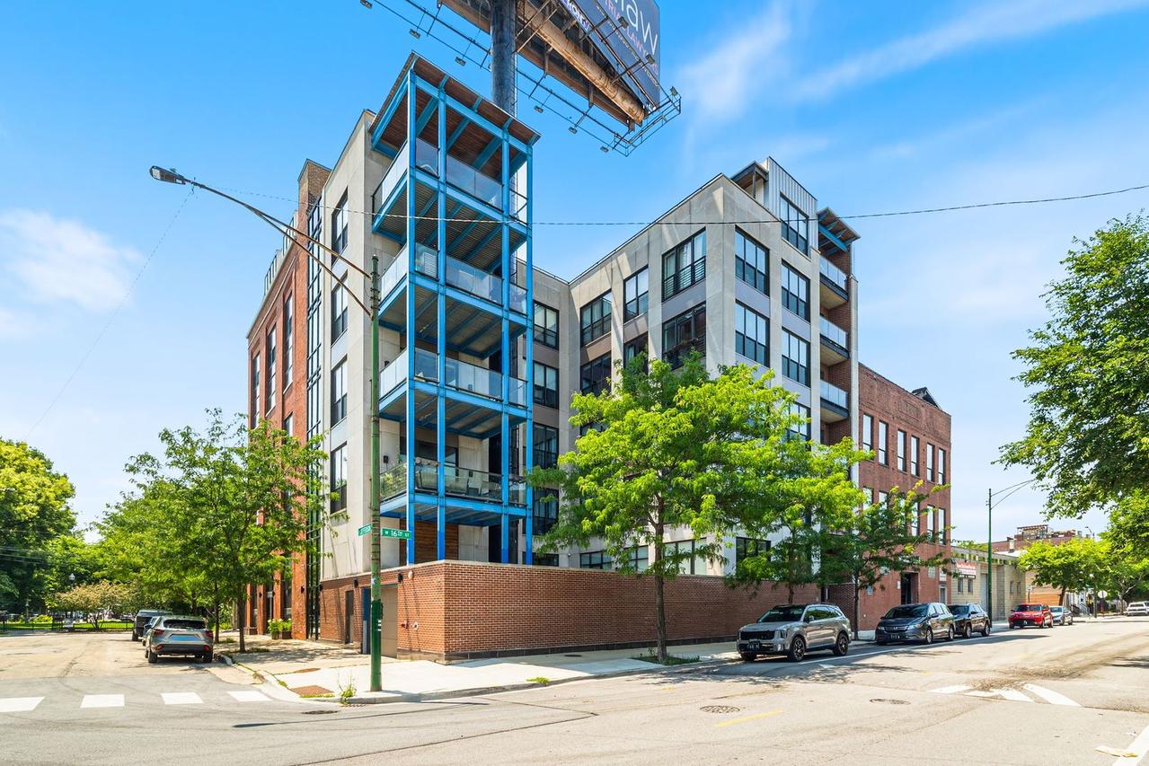 1600 S Jefferson St. #201, Chicago, IL 60616