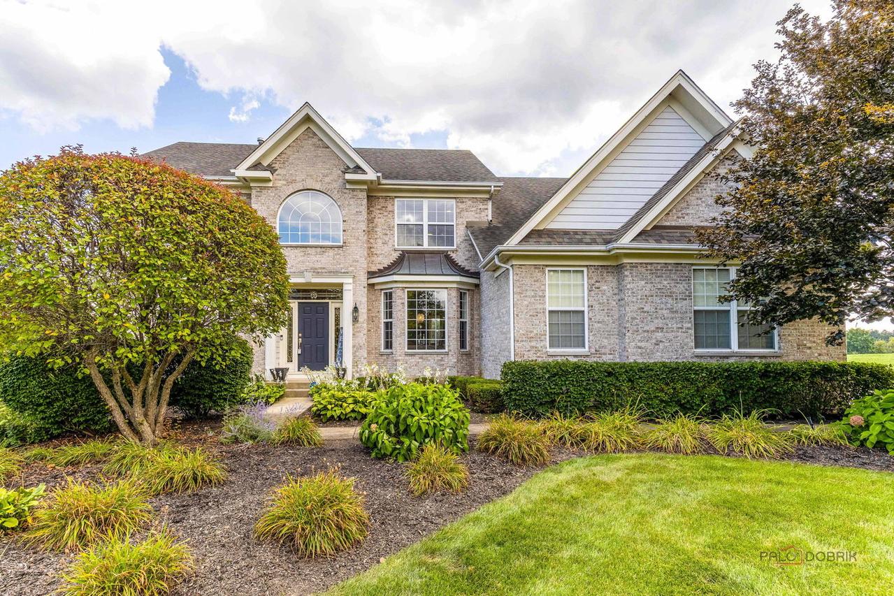 5 Kensington Ct., Hawthorn Woods, IL 60047