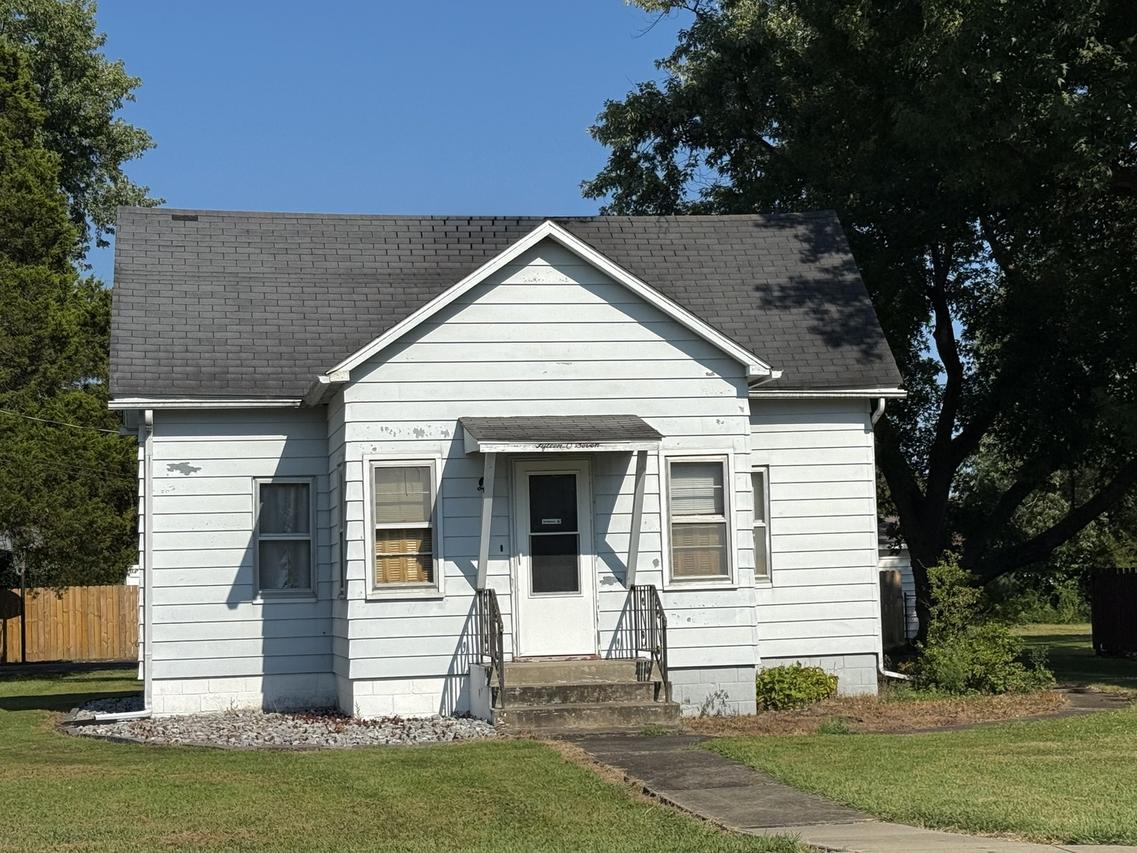 1507 N Russell St., Marion, IL 62959