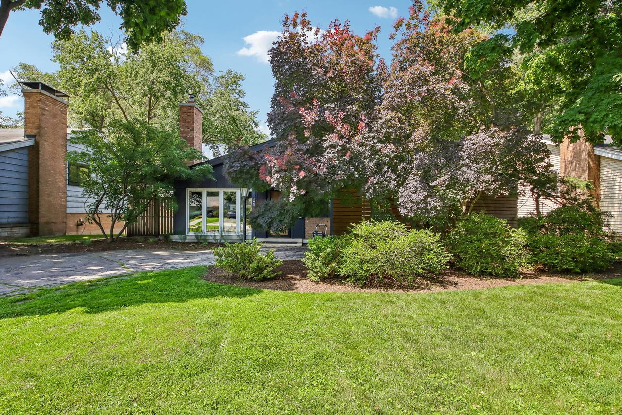 2662 Crawford Ave., Evanston, IL 60201