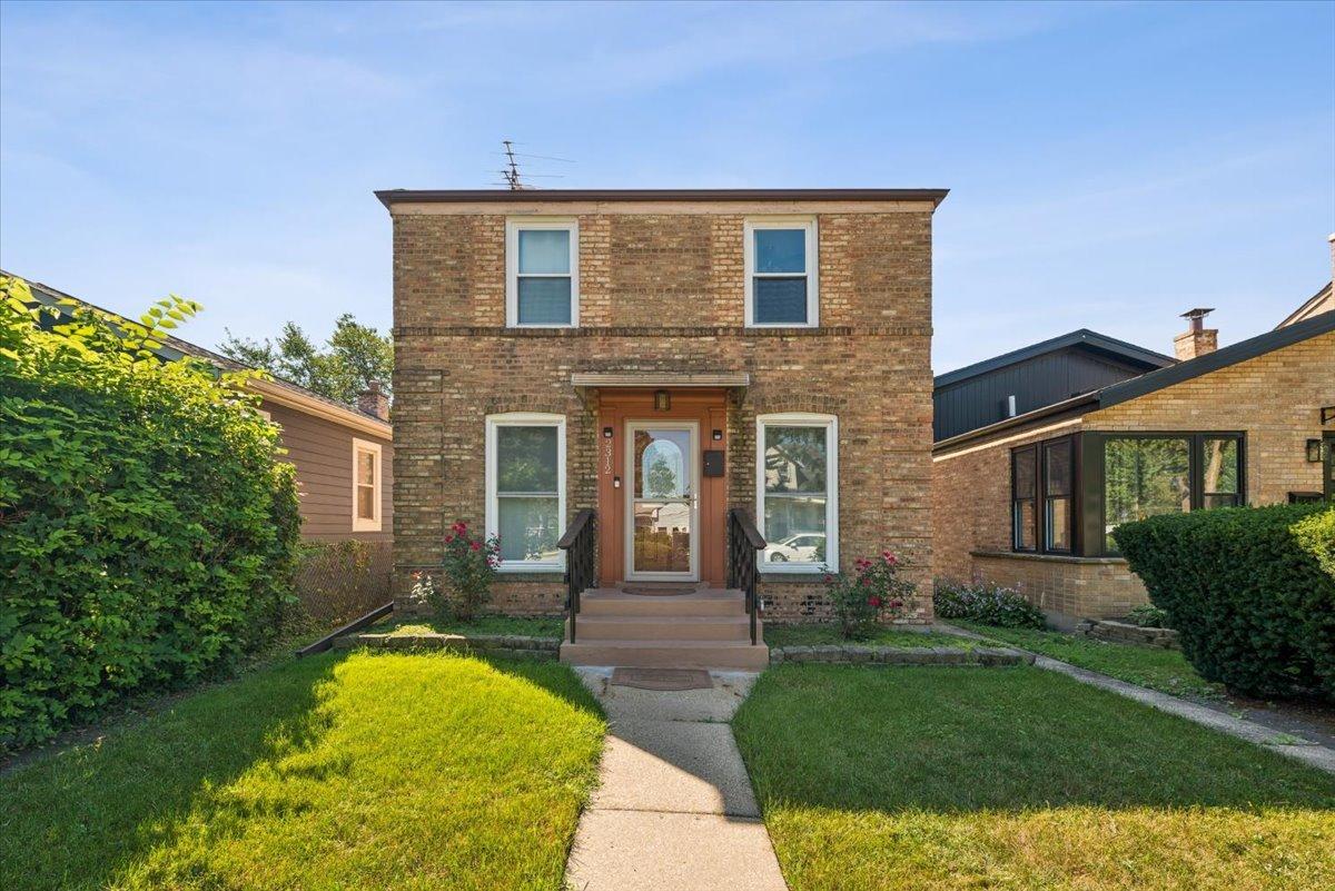 2312 Emerson St., Evanston, IL 60201