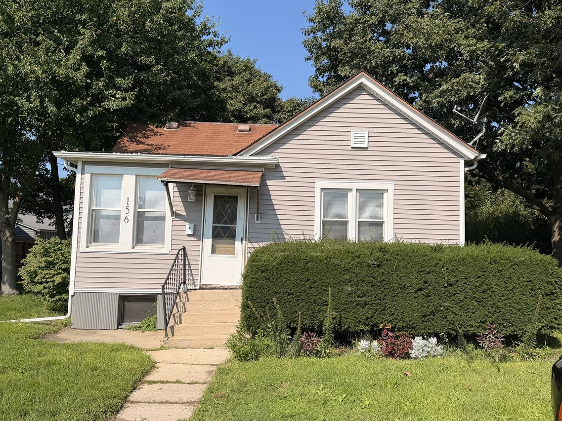 156 S Elm St., El Paso, IL 61738
