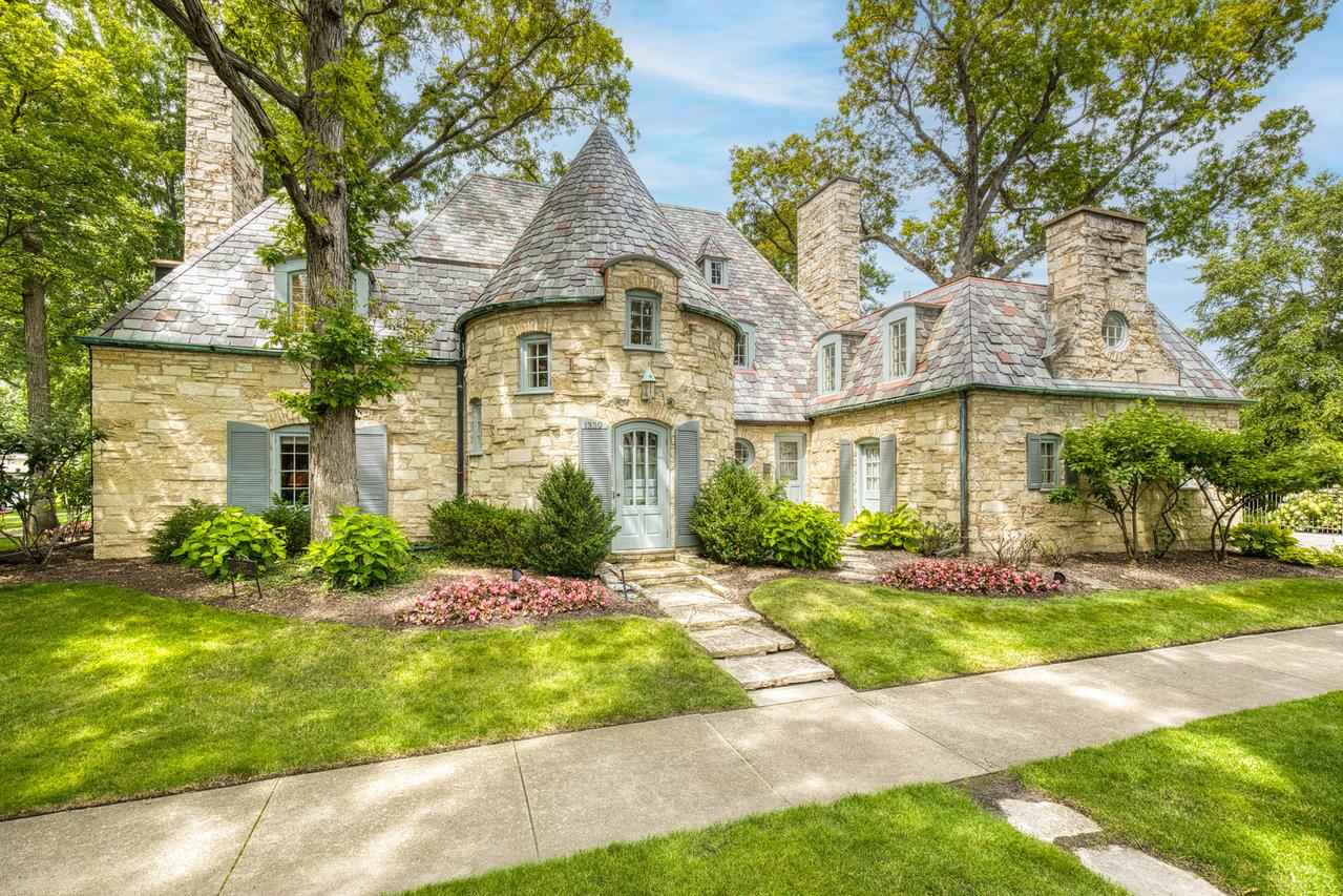 1339 Forest Ave., River Forest, IL 60305