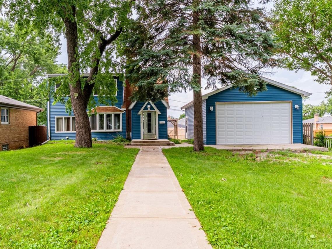 8728 S Rockwell Ave., Evergreen Park, IL 60805