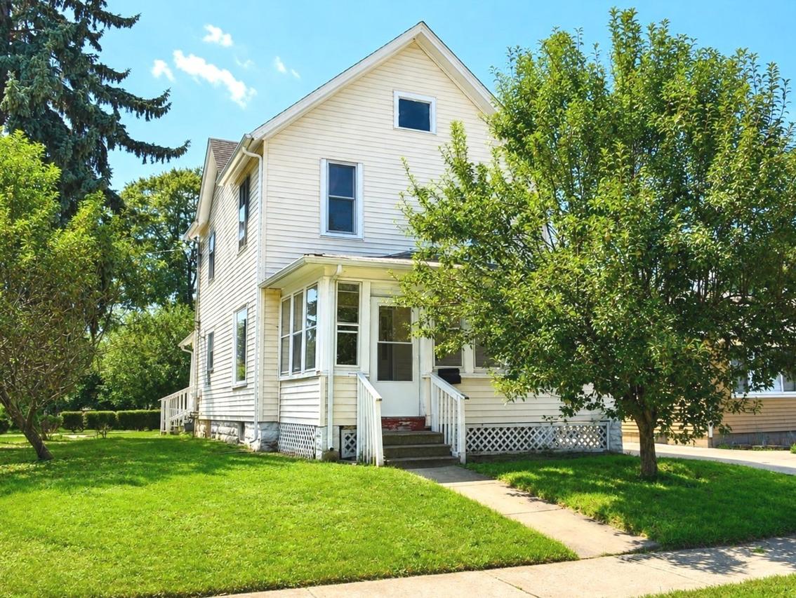 900 Spruce St., Aurora, IL 60506