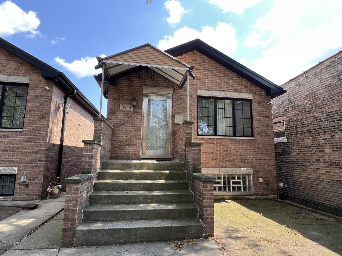 3549 S Washtenaw St., Chicago, IL 60632