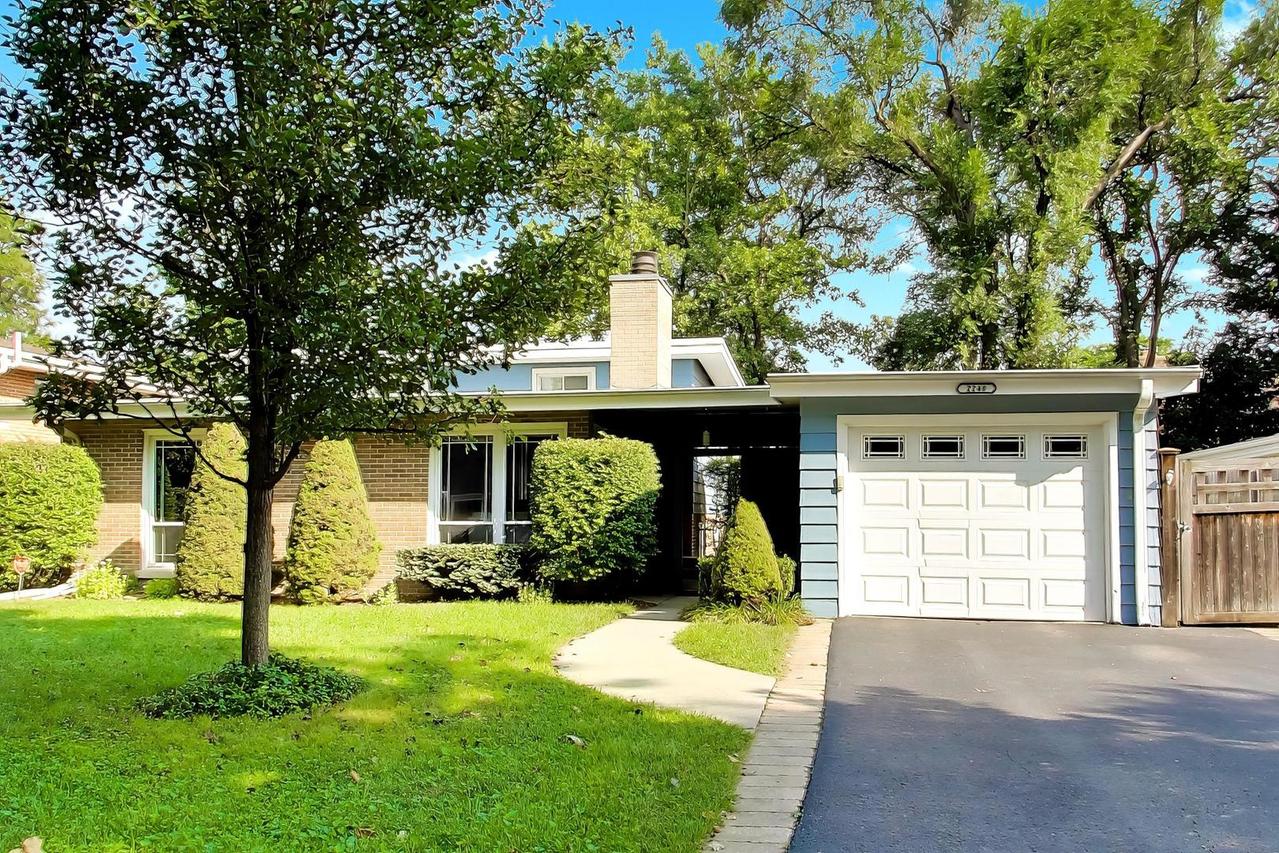 2240 Catherine St., Northbrook, IL 60062