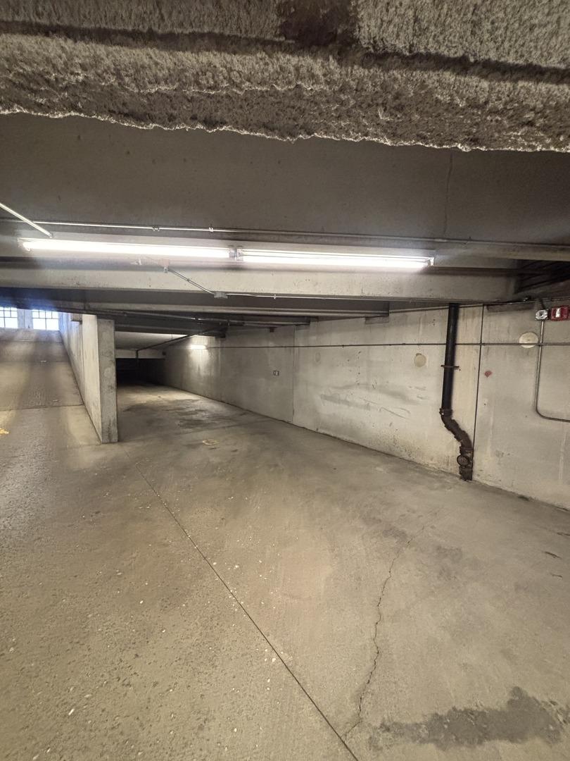 510 W Erie St. #G-16, Chicago, IL 60654
