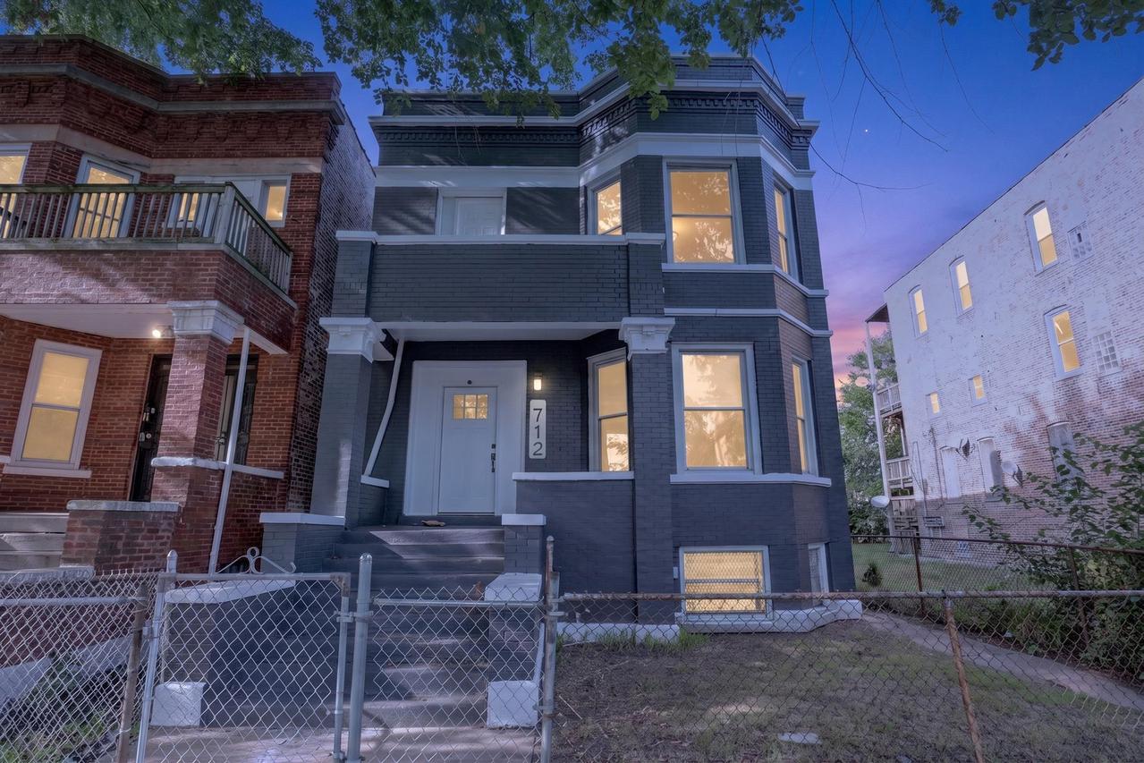 712 W Marquette Rd., Chicago, IL 60621