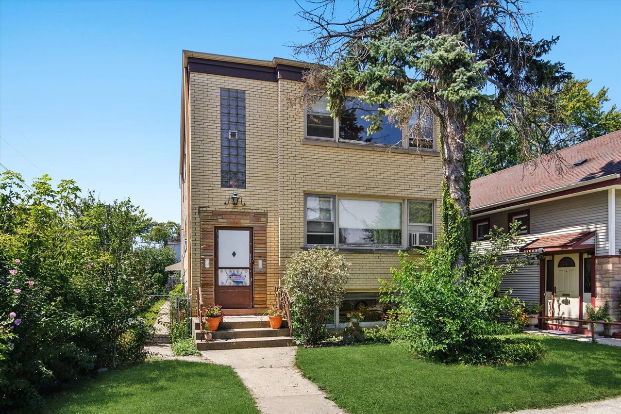 5214 N Leamington Ave., Chicago, IL 60630