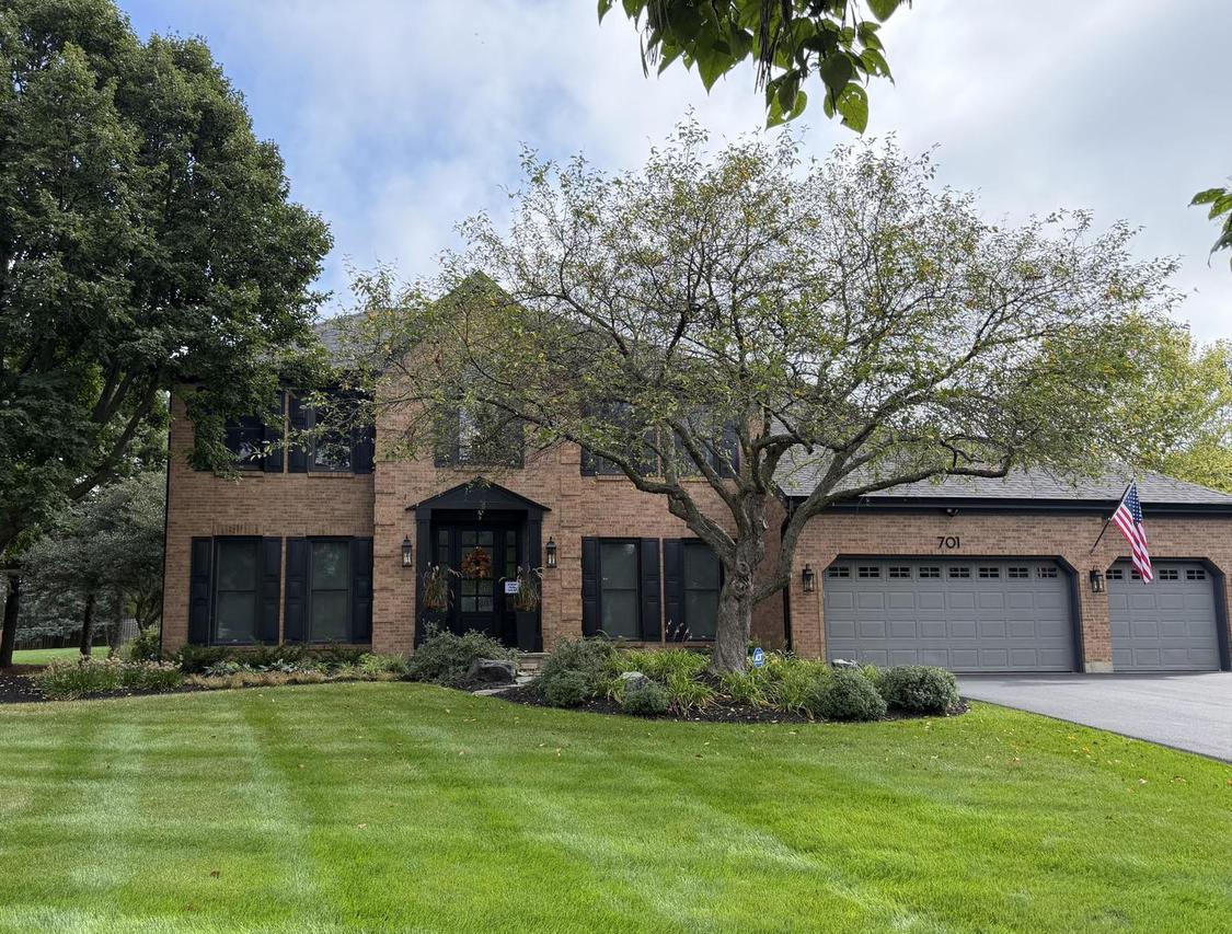 701 W Fairway View Dr., Algonquin, IL 60102