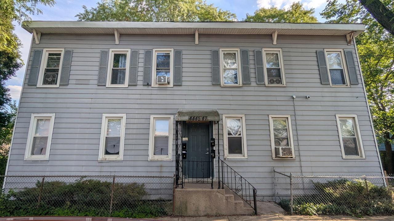 4445 W Carroll Ave., Chicago, IL 60624