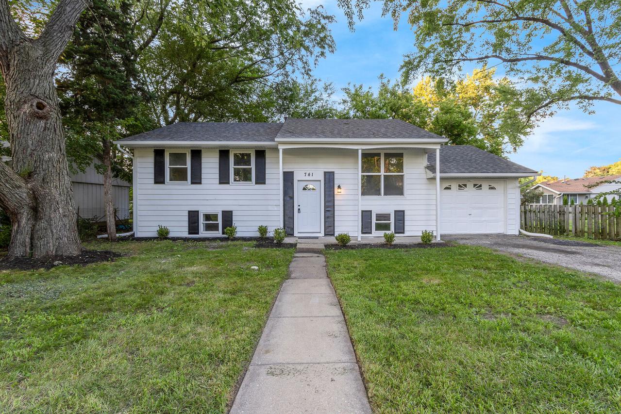 741 Sullivan Rd., Aurora, IL 60506