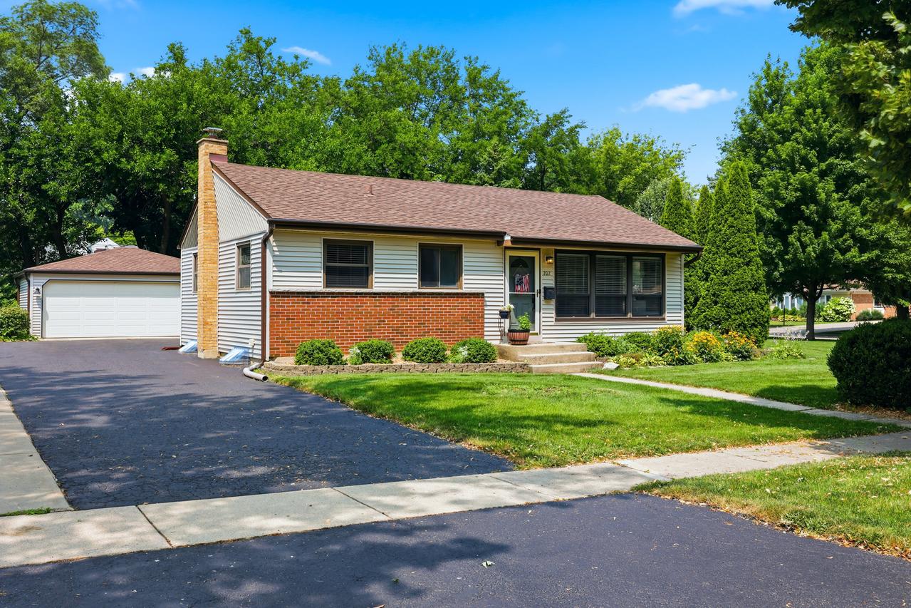 202 Bonnie Brae Ave., Itasca, IL 60143