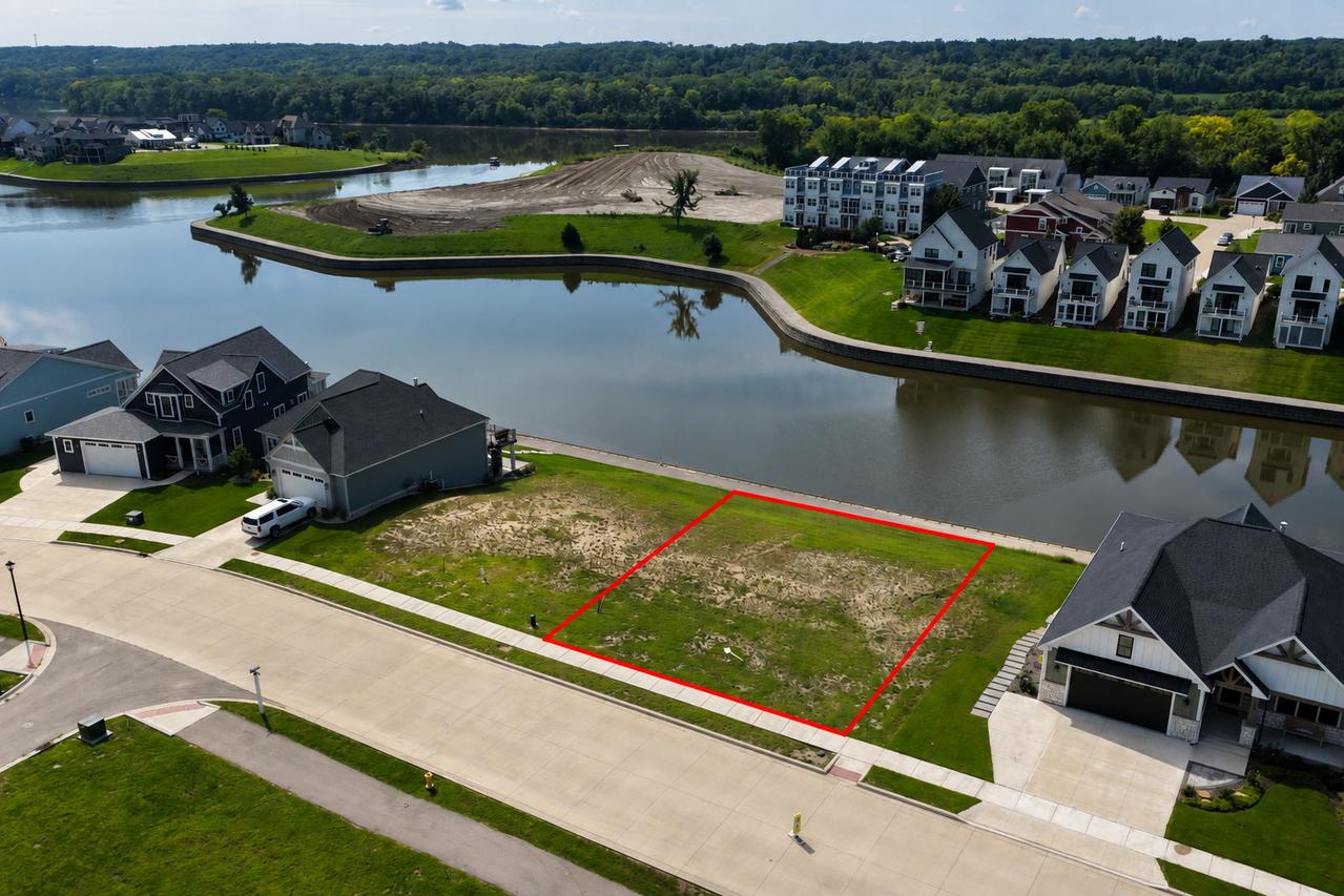 35 Great Loop Dr., Ottawa, IL 61350