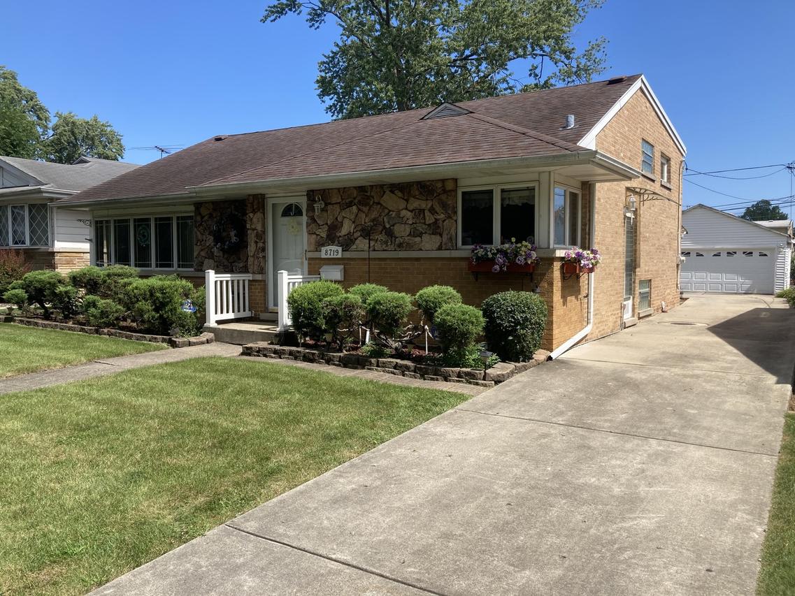 8719 N Oriole Ave., Niles, IL 60714